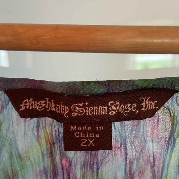 Women’s multi coloured blouse 2X GUC - Picture 3 of 3